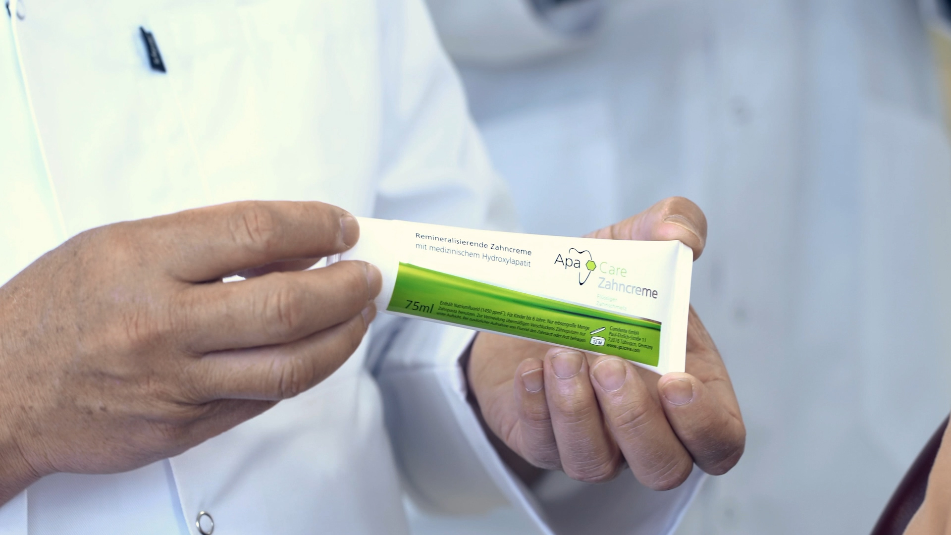 Dentifricio remineralizzante con fluido smalto dentale